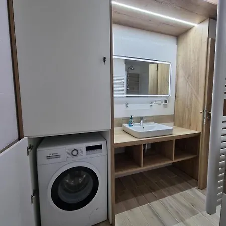 Apartment Nerudovka D 104, Finska Sauna, Garazove Stani Loucna pod Klinovcem