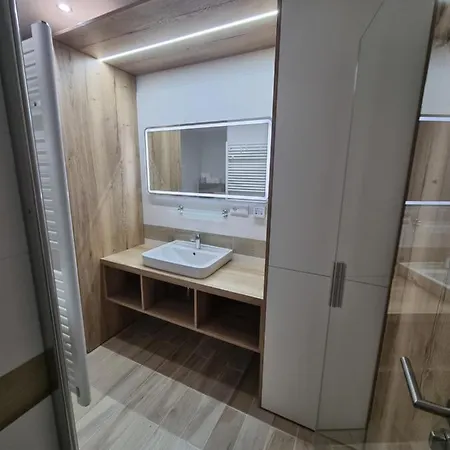 Nerudovka D 104, Finska Sauna, Garazove Stani Lägenhet *