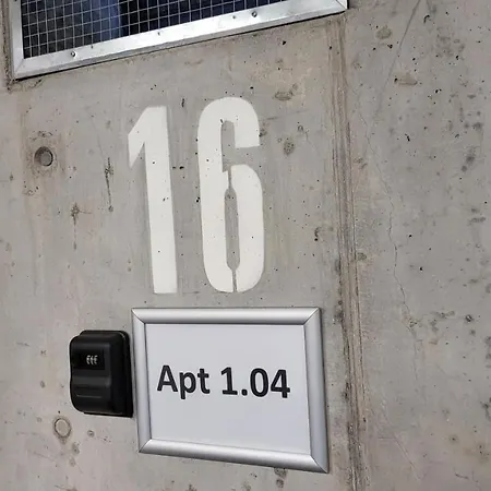 Nerudovka D 104, Finská Sauna, Garážové Stání *
