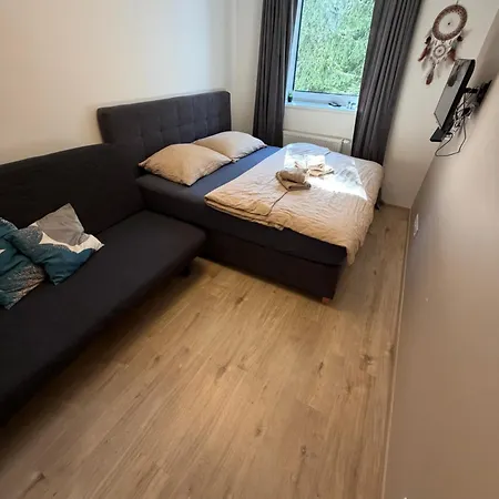 Nerudovka D 104, Finská Sauna, Garážové Stání Appartement *